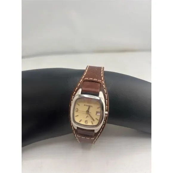 Fossil Women's Square Analog Watch Brown Leather Band Classic Style - Picture 2 of 7